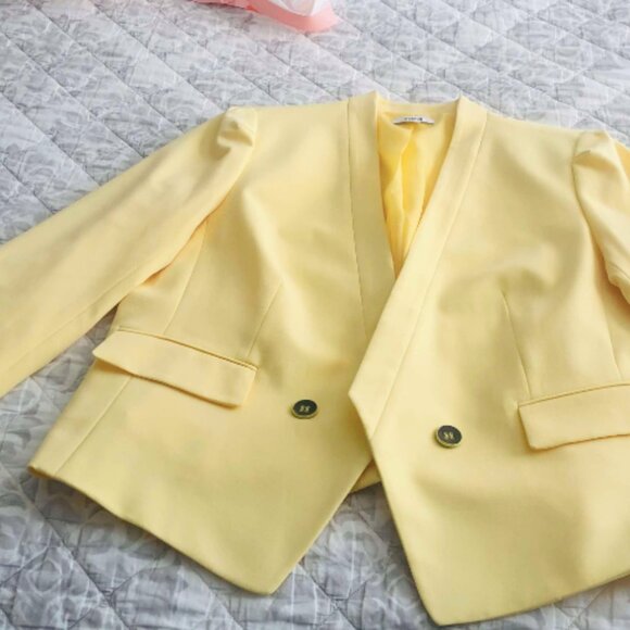 Blazer - Picture 1 of 3